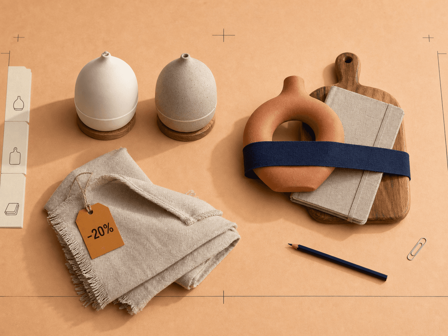Deux variantes de diffuseur, un pack noué et un produit en promotion composent un catalogue éditorial sur une table abricot.